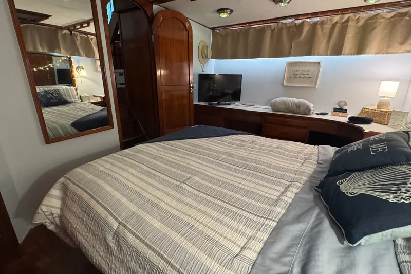 Slide: The Image of Aft Primary Stateroom with Ensuite - 53