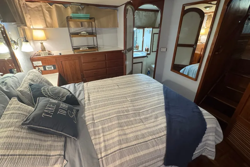 Slide: The Image of Aft Primary Stateroom with Ensuite - 52