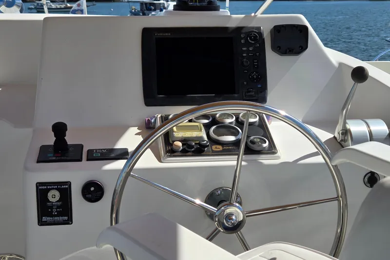 Slide: The Image of Flybridge helm - 21