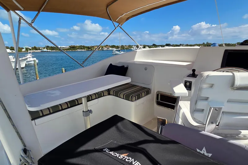 Slide: The Image of Flybridge seating to port - 22