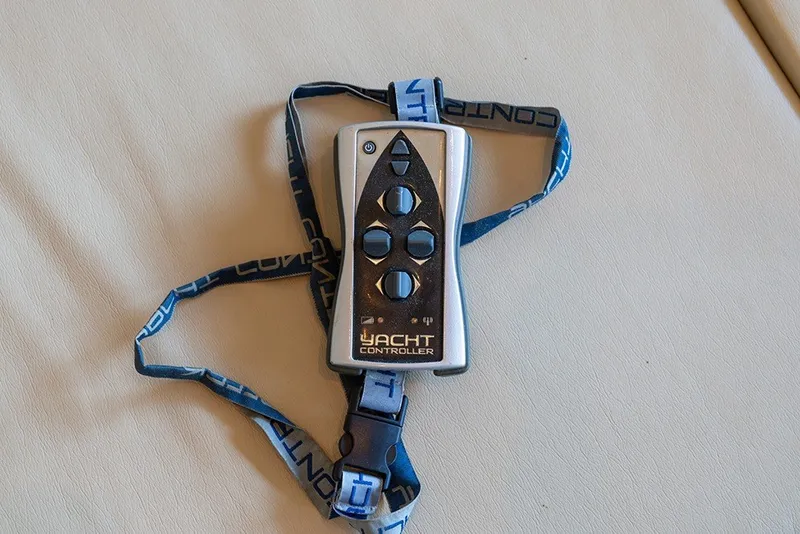 Slide: The Image of Yacht Controller - 19