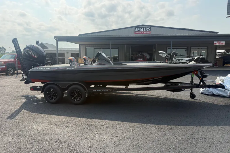 The Image of 2027 Skeeter ZXE20 boat on trailer at Anglers Outpost & Marine dealership. - 13