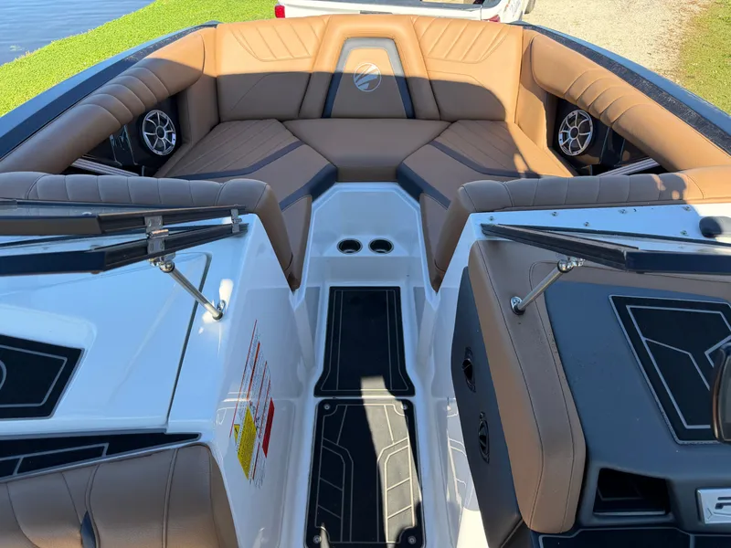 Slide: The Image of Tigé 20 RZX 2022 - 45
