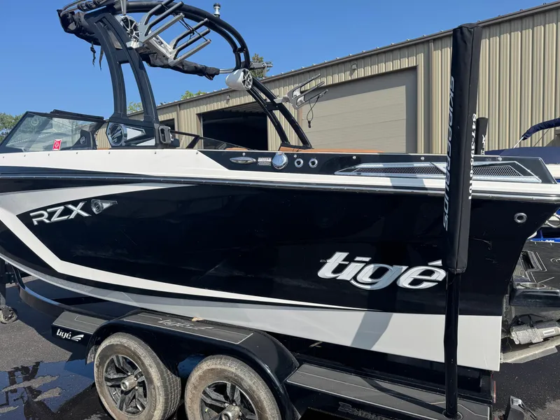 Slide: The Image of Tigé 20 RZX 2022 - 7