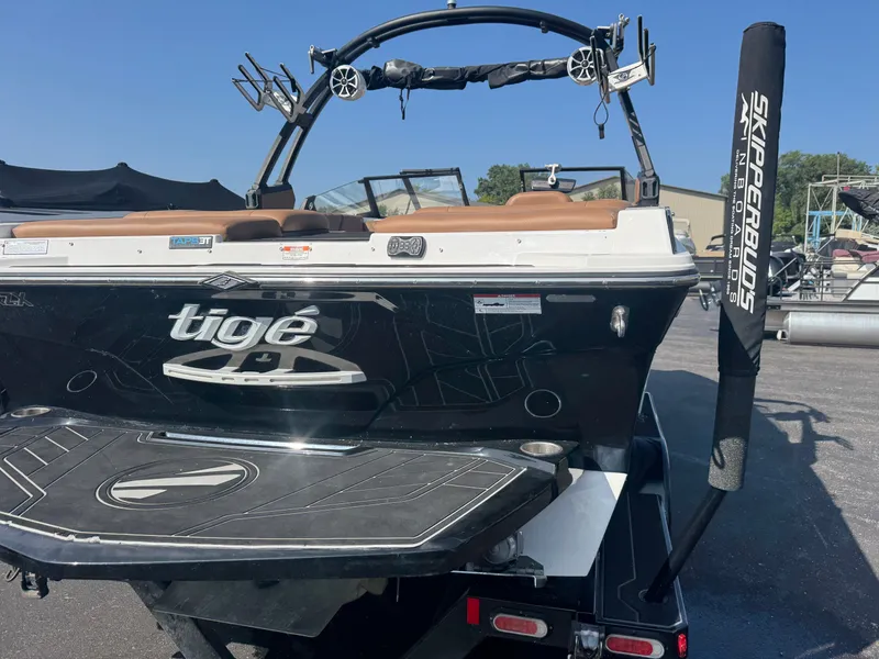 Slide: The Image of Tigé 20 RZX 2022 - 4