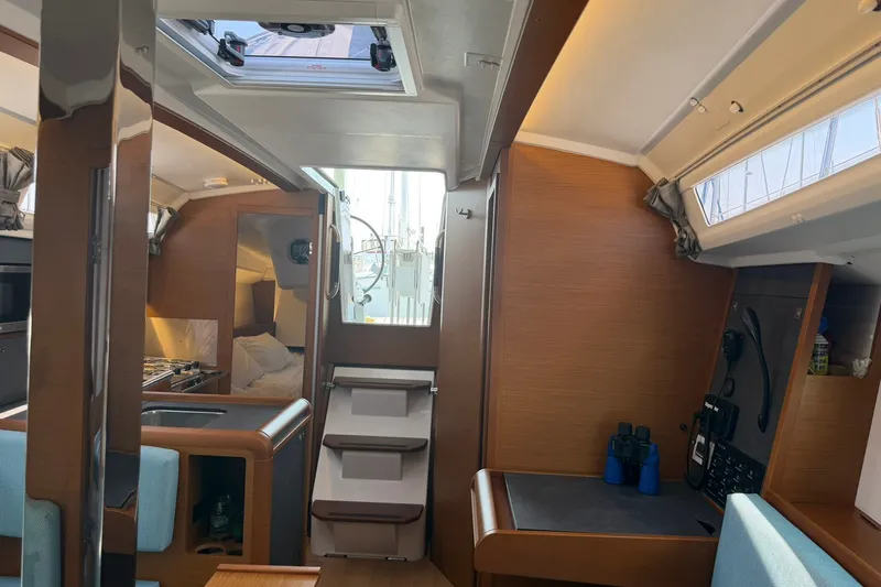 Slide: The Image of Interior of 2022 Jeanneau Sun Odyssey 349 Performance sailboat, featuring modern design and amenities. - 45