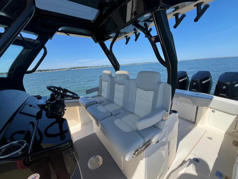 Slide: The Image of Scout 355 LXF 2024 - 18