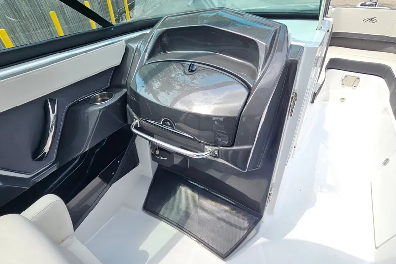 Slide: The Image of Interior of 2022 Monterey 255SS Super Sport boat, featuring sleek design and modern amenities. - 19