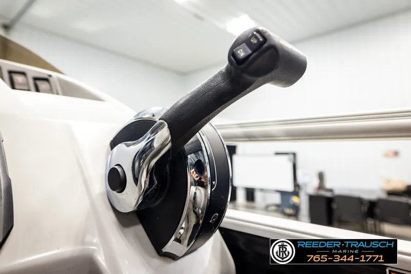 Slide: The Image of Boat throttle control on a 2021 Bennington SVSR, featuring sleek design and ergonomic handle. - 40