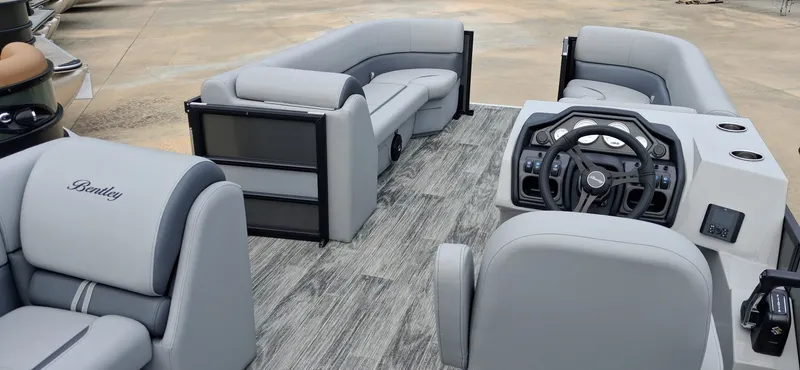 Slide: The Image of Bentley Pontoons Legacy 220 Cruise XL 2027 - 5