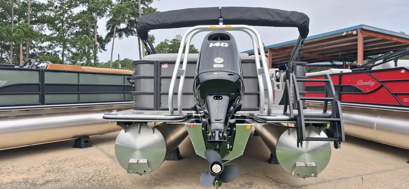 Slide: The Image of Bentley Pontoons Legacy 220 Cruise XL 2027 - 2
