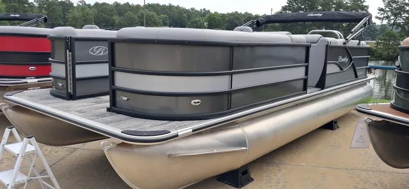 The Image of Bentley Pontoons Legacy 220 Cruise XL 2027 - undefined