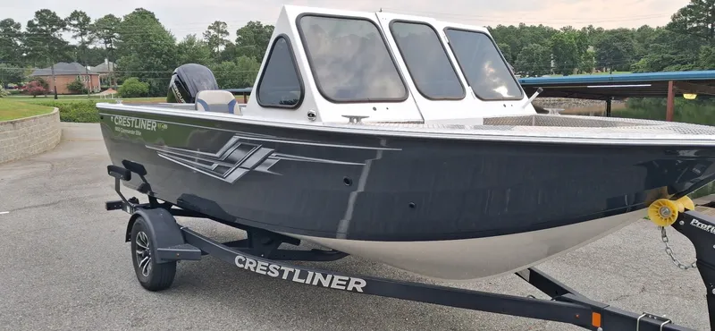 Slide: The Image of Crestliner 1850 Commander Elite 2026 - 8