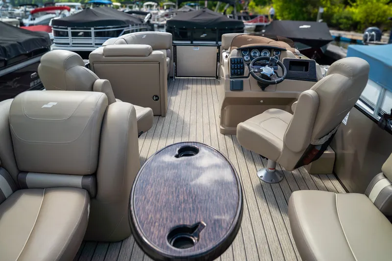 Slide: The Image of Starcraft CX 21 R 2021: Luxurious pontoon boat with comfortable seating and modern cockpit. - 6