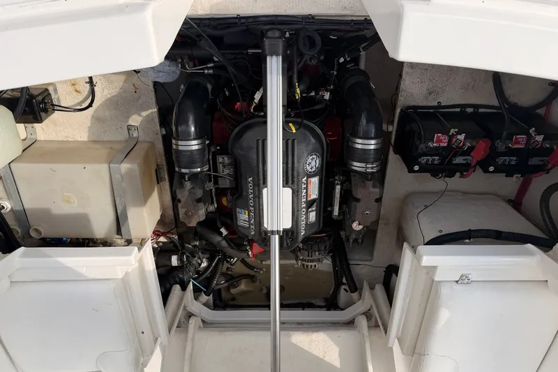 Slide: The Image of Engine compartment of a 2007 Regal 2700 Bowrider with Volvo Penta engine. - 14