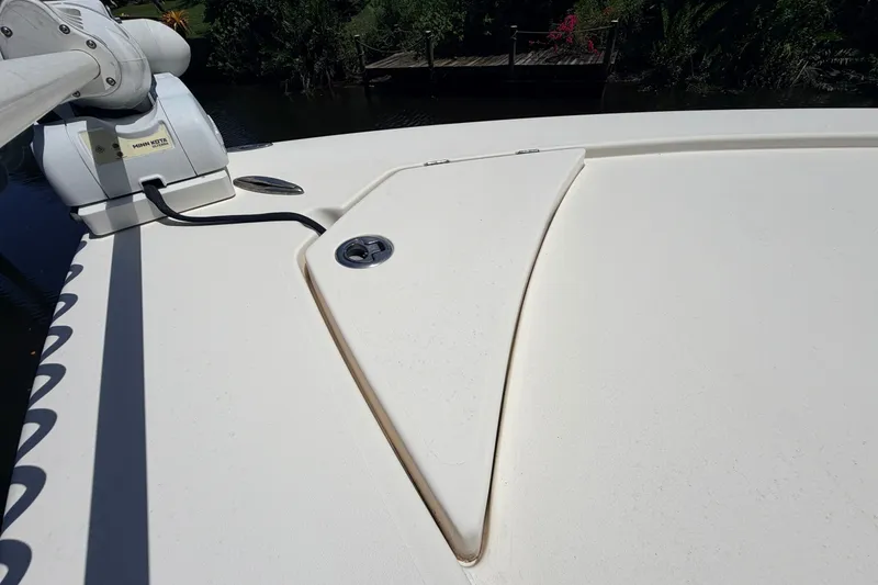 Slide: The Image of Bow of 2013 Pathfinder 2300 HPS boat with trolling motor and hatch. - 86