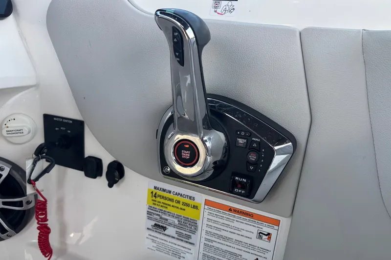 Slide: The Image of Throttle control panel of 2025 Sea Ray SDX 250 Outboard boat. - 4