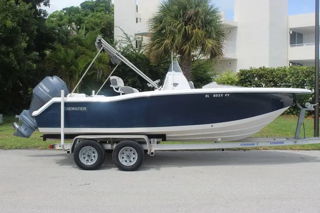 Slide: The Image of Tidewater 210 LFX 2014 - 4