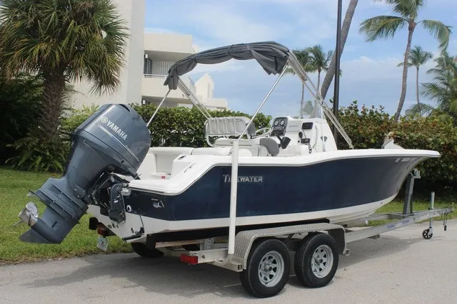 Slide: The Image of Tidewater 210 LFX 2014 - 5