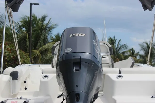 Slide: The Image of Tidewater 210 LFX 2014 - 6