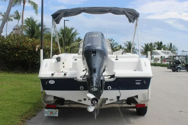 Slide: The Image of Tidewater 210 LFX 2014 - 7