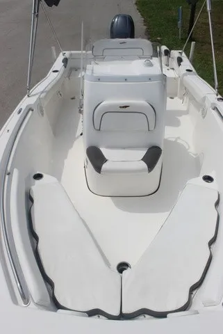 Slide: The Image of Tidewater 210 LFX 2014 - 9