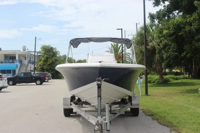 Slide: The Image of Tidewater 210 LFX 2014 - 2
