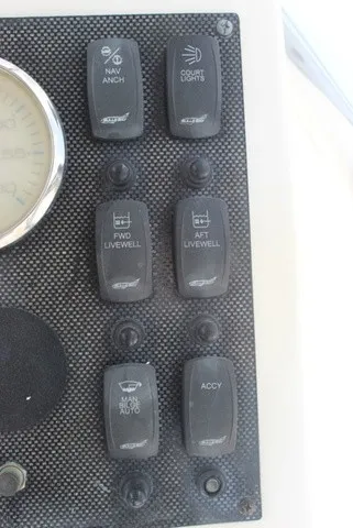 Slide: The Image of Bulls Bay 200 Center Console 2016 - 32