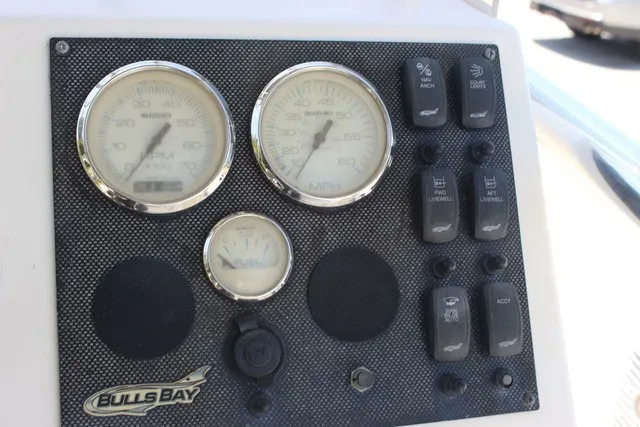 Slide: The Image of Bulls Bay 200 Center Console 2016 - 31