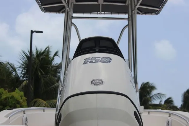 Slide: The Image of Bulls Bay 200 Center Console 2016 - 17