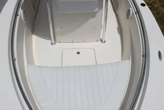Slide: The Image of Bulls Bay 200 Center Console 2016 - 20