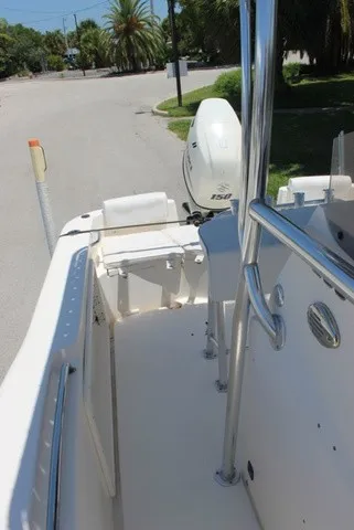 Slide: The Image of Bulls Bay 200 Center Console 2016 - 13