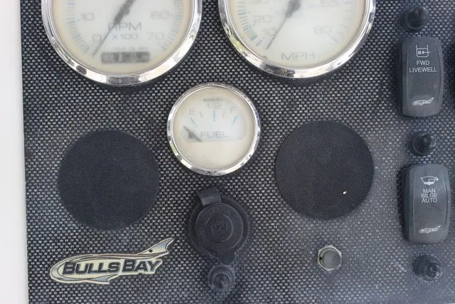 Slide: The Image of Bulls Bay 200 Center Console 2016 - 30