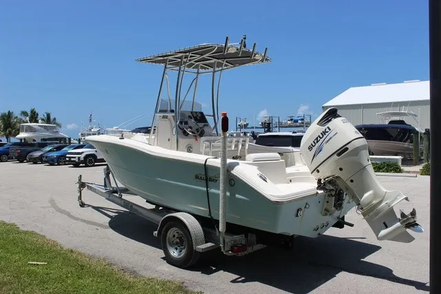 Slide: The Image of Bulls Bay 200 Center Console 2016 - 7