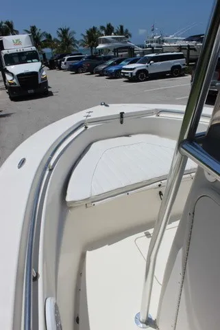 Slide: The Image of Bulls Bay 200 Center Console 2016 - 12