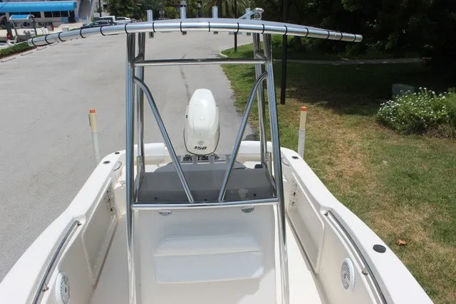 Slide: The Image of Bulls Bay 200 Center Console 2016 - 21