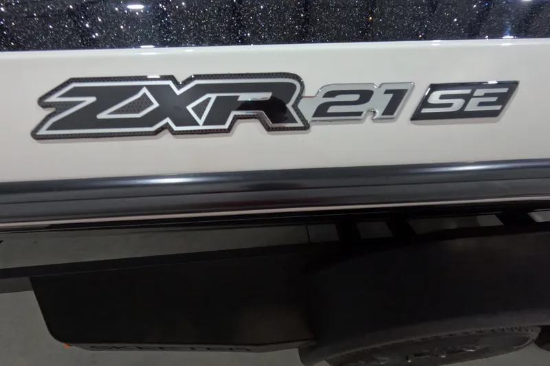 Slide: The Image of 2026 Skeeter ZXR21 SE logo on a sleek boat exterior. - 14