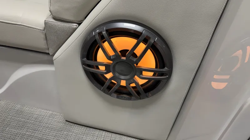 Slide: The Image of Crest Caribbean LX 230 2022 - 82