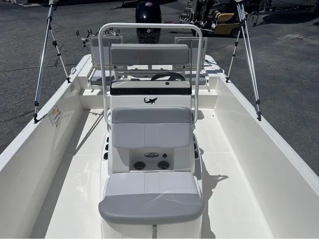 Slide: The Image of Mako Pro Skiff 19 CC 2024 - 11