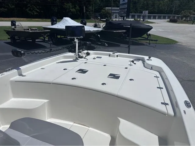 Slide: The Image of Mako Pro Skiff 19 CC 2024 - 10