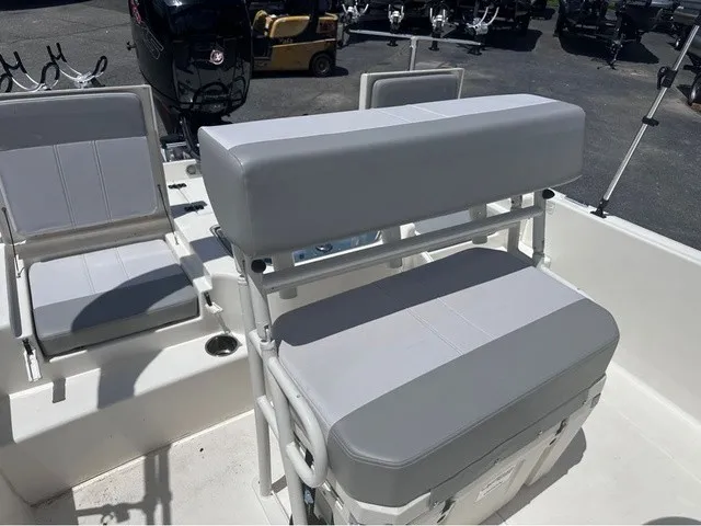 Slide: The Image of Mako Pro Skiff 19 CC 2024 - 8