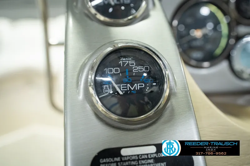 Slide: The Image of Close-up of a 2007 Larson LXi 228 Wakeboard Edition temperature gauge. - 36