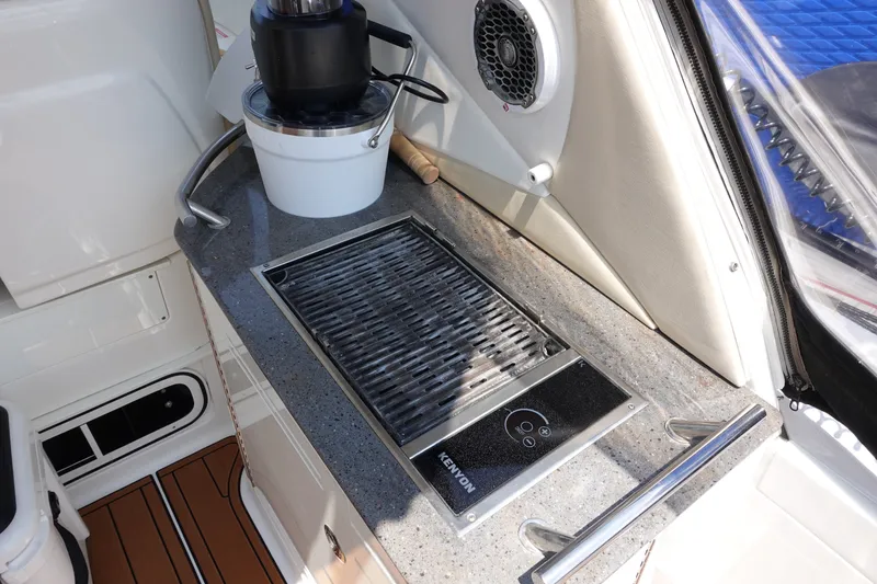 Slide: The Image of Outdoor grill and countertop on 2013 Sea Ray Sundancer 370 yacht. - 16