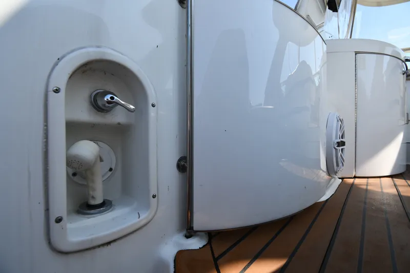 Slide: The Image of 2006 Formula 40 Performance Cruiser deck with shower and speaker detail. - 26