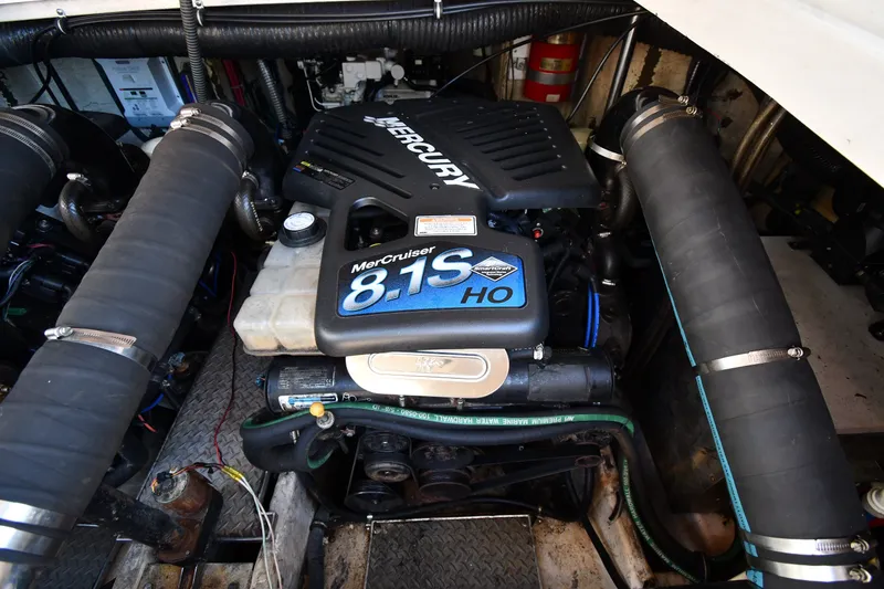 Slide: The Image of Engine compartment of a 2006 Formula 40 Performance Cruiser with MerCruiser 8.1S HO engine. - 52
