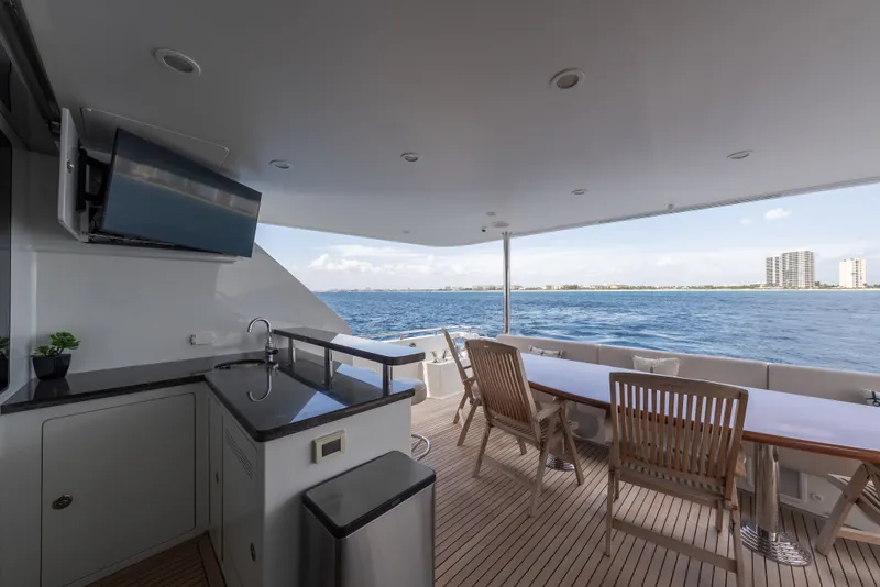 Slide: The Image of Luxurious Ocean Alexander 90 Skylounge Motoryacht 2013, featuring spacious deck with ocean view. - 13