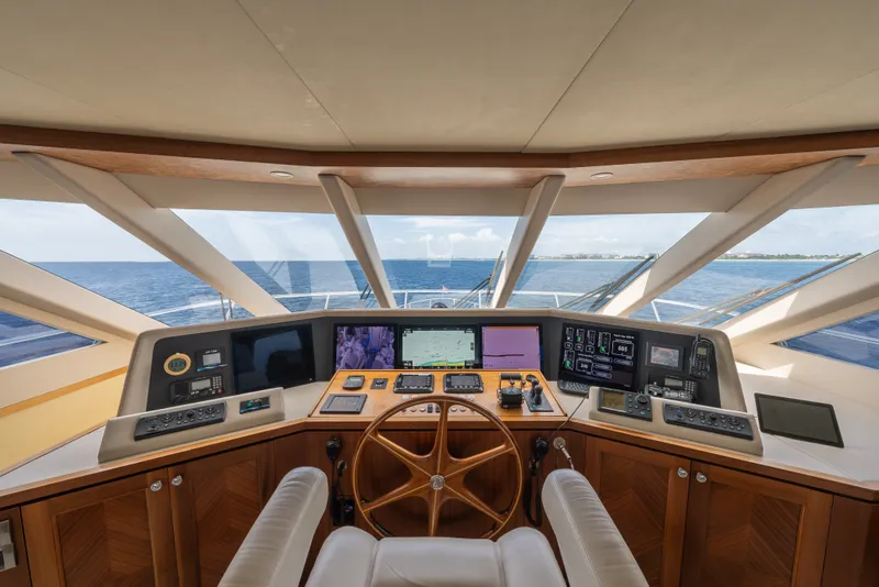 Slide: The Image of Ocean Alexander 90 Skylounge Motoryacht 2013 - 5