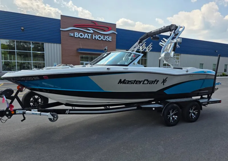 Slide: The Image of MasterCraft X10 2016 - 3