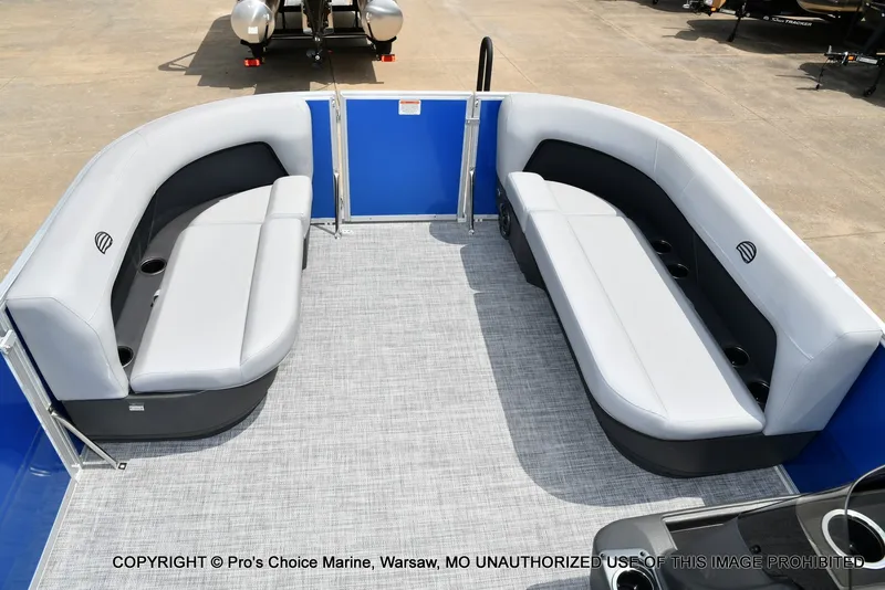 Slide: The Image of Sun Tracker Party Barge 16 DLX 2027 - 36