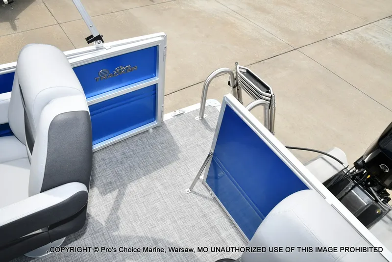 Slide: The Image of Sun Tracker Party Barge 16 DLX 2027 - 25